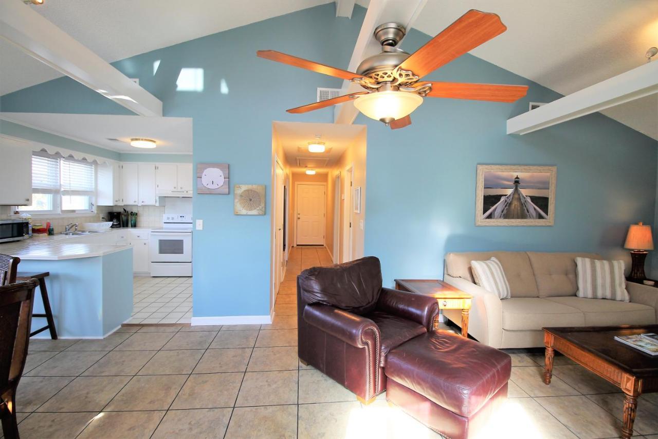 פולי ביץ' Salty Shack Unit C - Salty Shack - Dog Friendly Home - Across From The Beach - Central Location! מראה חיצוני תמונה