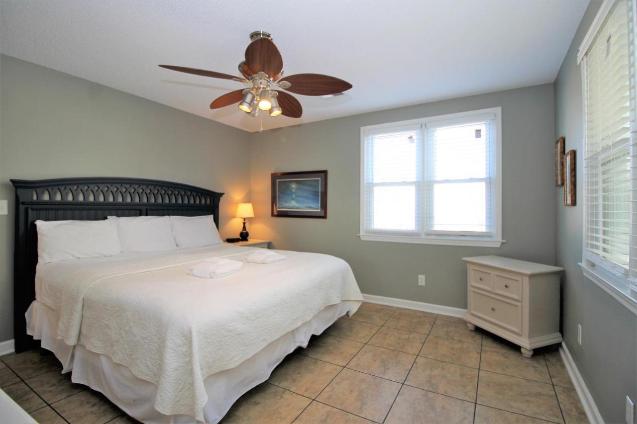 פולי ביץ' Salty Shack Unit C - Salty Shack - Dog Friendly Home - Across From The Beach - Central Location! מראה חיצוני תמונה