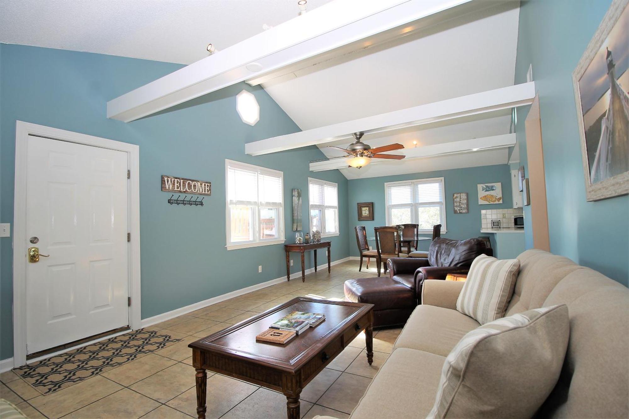 פולי ביץ' Salty Shack Unit C - Salty Shack - Dog Friendly Home - Across From The Beach - Central Location! חדר תמונה